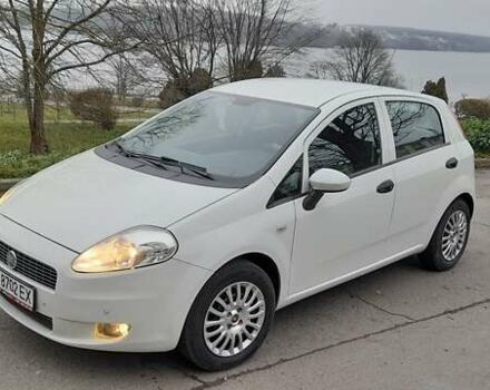 Белый Фиат Гранде Пунто, объемом двигателя 1.4 л и пробегом 117 тыс. км за 5899 $, фото 10 на Automoto.ua