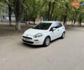 Белый Фиат Гранде Пунто, объемом двигателя 1.4 л и пробегом 168 тыс. км за 5600 $, фото 1 на Automoto.ua
