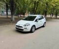 Белый Фиат Гранде Пунто, объемом двигателя 1.4 л и пробегом 168 тыс. км за 5600 $, фото 1 на Automoto.ua