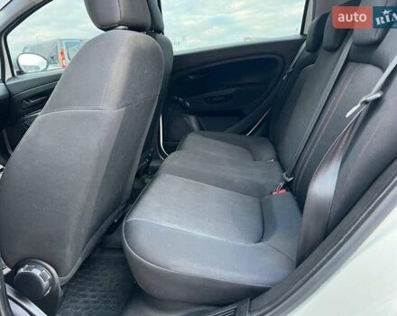 Білий Фіат Гранде Пунто, об'ємом двигуна 1.4 л та пробігом 76 тис. км за 6890 $, фото 32 на Automoto.ua