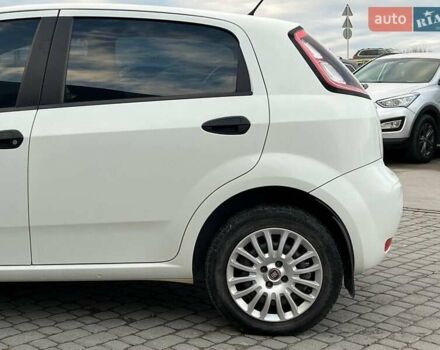 Білий Фіат Гранде Пунто, об'ємом двигуна 1.4 л та пробігом 76 тис. км за 6890 $, фото 3 на Automoto.ua