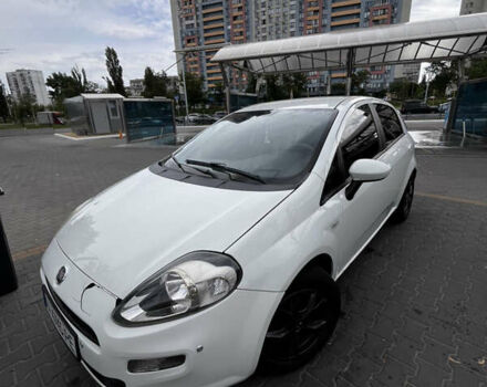 Белый Фиат Гранде Пунто, объемом двигателя 1.37 л и пробегом 104 тыс. км за 4800 $, фото 17 на Automoto.ua