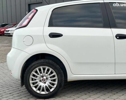 Білий Фіат Гранде Пунто, об'ємом двигуна 1.4 л та пробігом 76 тис. км за 6890 $, фото 7 на Automoto.ua