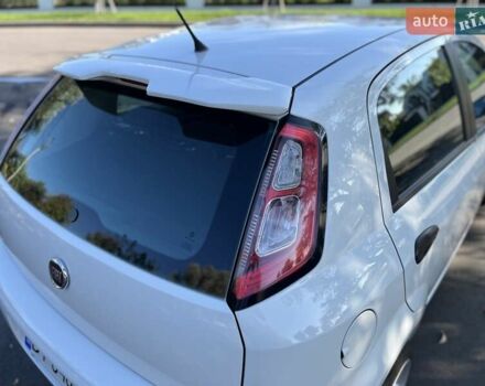 Фіат Гранде Пунто 2012 у Белой Церкве на Automoto.ua Білий Фіат Гранде Пунто, об'ємом двигуна 1.25 л та пробігом 145 тис. км за 7000 $, фото 12 на Automoto.ua