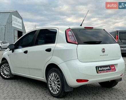 Білий Фіат Гранде Пунто, об'ємом двигуна 1.4 л та пробігом 76 тис. км за 6890 $, фото 4 на Automoto.ua