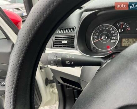 Білий Фіат Гранде Пунто, об'ємом двигуна 1.37 л та пробігом 194 тис. км за 5590 $, фото 16 на Automoto.ua