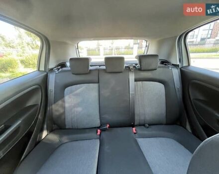 Белый Фиат Гранде Пунто, объемом двигателя 1.25 л и пробегом 145 тыс. км за 7000 $, фото 9 на Automoto.ua