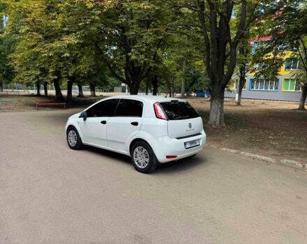 Белый Фиат Гранде Пунто, объемом двигателя 1.4 л и пробегом 168 тыс. км за 5600 $, фото 5 на Automoto.ua