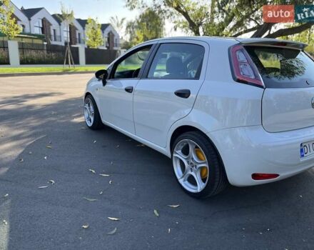 Фіат Гранде Пунто 2012 у Белой Церкве на Automoto.ua Білий Фіат Гранде Пунто, об'ємом двигуна 1.25 л та пробігом 145 тис. км за 7000 $, фото 15 на Automoto.ua