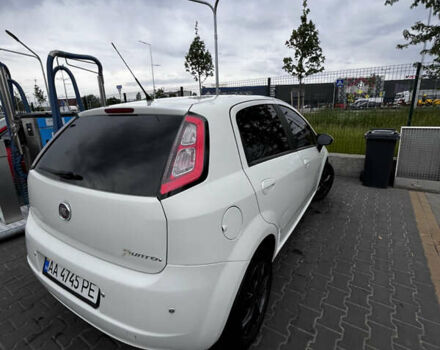 Белый Фиат Гранде Пунто, объемом двигателя 1.37 л и пробегом 104 тыс. км за 4800 $, фото 19 на Automoto.ua