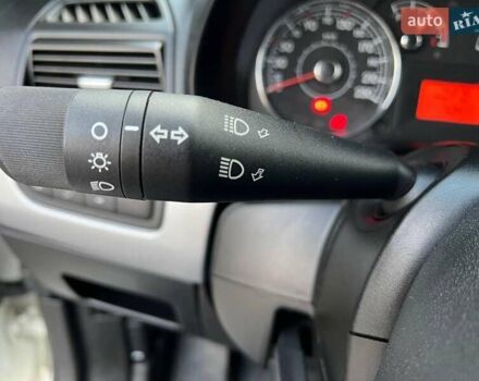 Білий Фіат Гранде Пунто, об'ємом двигуна 1.4 л та пробігом 76 тис. км за 6890 $, фото 24 на Automoto.ua