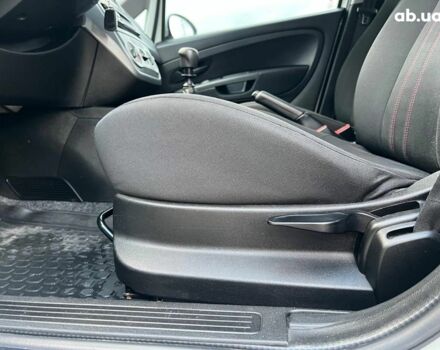 Білий Фіат Гранде Пунто, об'ємом двигуна 1.4 л та пробігом 76 тис. км за 6890 $, фото 20 на Automoto.ua