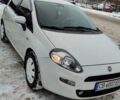 Белый Фиат Гранде Пунто, объемом двигателя 1.4 л и пробегом 107 тыс. км за 6000 $, фото 1 на Automoto.ua