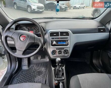 Білий Фіат Гранде Пунто, об'ємом двигуна 1.4 л та пробігом 76 тис. км за 6890 $, фото 34 на Automoto.ua