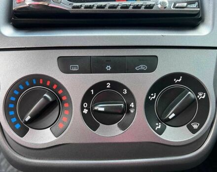 Білий Фіат Гранде Пунто, об'ємом двигуна 1.4 л та пробігом 76 тис. км за 6890 $, фото 23 на Automoto.ua