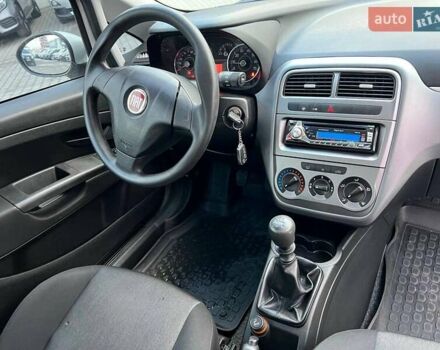 Білий Фіат Гранде Пунто, об'ємом двигуна 1.4 л та пробігом 76 тис. км за 6890 $, фото 37 на Automoto.ua