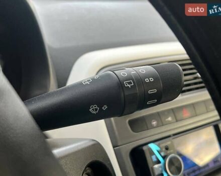 Фіат Гранде Пунто 2012 у Києві на Automoto.ua Білий Фіат Гранде Пунто, об'ємом двигуна 1.37 л та пробігом 194 тис. км за 5990 $, фото 16 на Automoto.ua