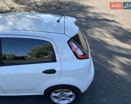 Белый Фиат Гранде Пунто, объемом двигателя 1.25 л и пробегом 145 тыс. км за 7000 $, фото 13 на Automoto.ua