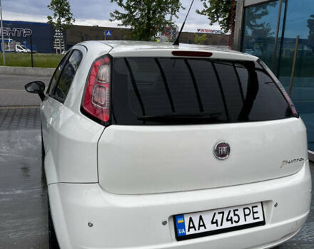 Белый Фиат Гранде Пунто, объемом двигателя 1.37 л и пробегом 104 тыс. км за 4800 $, фото 5 на Automoto.ua