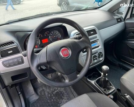 Білий Фіат Гранде Пунто, об'ємом двигуна 1.4 л та пробігом 76 тис. км за 6890 $, фото 16 на Automoto.ua