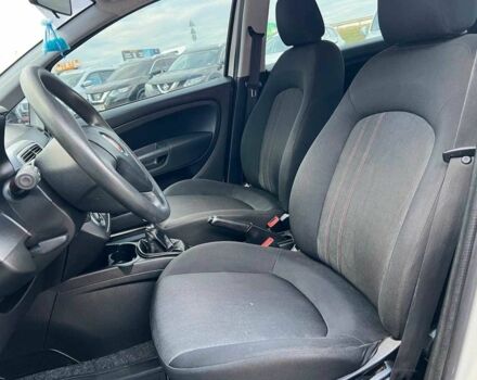 Білий Фіат Гранде Пунто, об'ємом двигуна 1.4 л та пробігом 76 тис. км за 6890 $, фото 13 на Automoto.ua