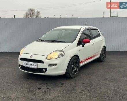 Білий Фіат Гранде Пунто, об'ємом двигуна 1.37 л та пробігом 194 тис. км за 5590 $, фото 3 на Automoto.ua