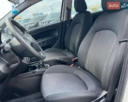 Білий Фіат Гранде Пунто, об'ємом двигуна 1.4 л та пробігом 76 тис. км за 6890 $, фото 17 на Automoto.ua