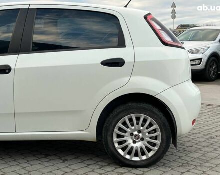 Білий Фіат Гранде Пунто, об'ємом двигуна 1.4 л та пробігом 76 тис. км за 6890 $, фото 3 на Automoto.ua