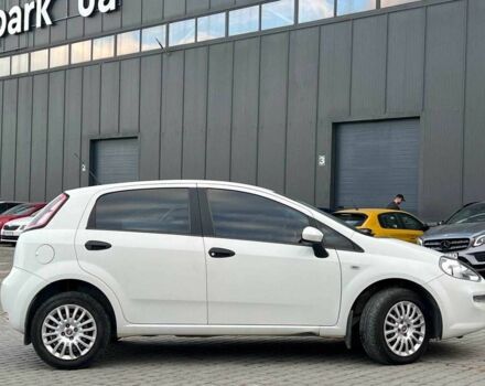 Білий Фіат Гранде Пунто, об'ємом двигуна 1.4 л та пробігом 76 тис. км за 6890 $, фото 5 на Automoto.ua