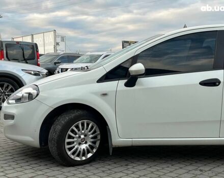 Білий Фіат Гранде Пунто, об'ємом двигуна 1.4 л та пробігом 76 тис. км за 6890 $, фото 1 на Automoto.ua