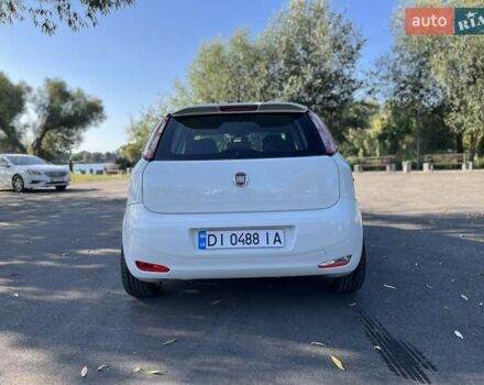 Белый Фиат Гранде Пунто, объемом двигателя 1.25 л и пробегом 145 тыс. км за 7000 $, фото 19 на Automoto.ua