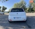 Белый Фиат Гранде Пунто, объемом двигателя 1.25 л и пробегом 145 тыс. км за 7000 $, фото 19 на Automoto.ua