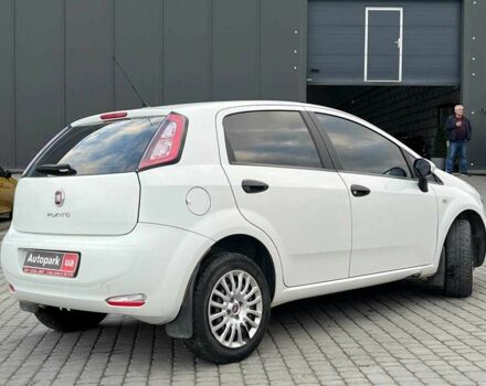Білий Фіат Гранде Пунто, об'ємом двигуна 1.4 л та пробігом 76 тис. км за 6890 $, фото 4 на Automoto.ua