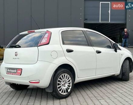 Білий Фіат Гранде Пунто, об'ємом двигуна 1.4 л та пробігом 76 тис. км за 6890 $, фото 6 на Automoto.ua