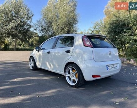 Белый Фиат Гранде Пунто, объемом двигателя 1.25 л и пробегом 145 тыс. км за 7000 $, фото 18 на Automoto.ua