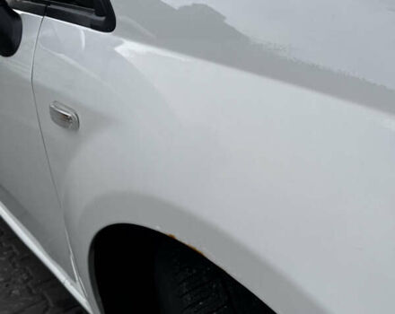 Белый Фиат Гранде Пунто, объемом двигателя 1.37 л и пробегом 104 тыс. км за 4800 $, фото 16 на Automoto.ua