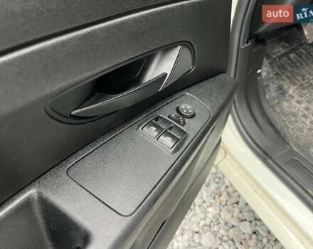 Білий Фіат Гранде Пунто, об'ємом двигуна 1.37 л та пробігом 194 тис. км за 5590 $, фото 14 на Automoto.ua