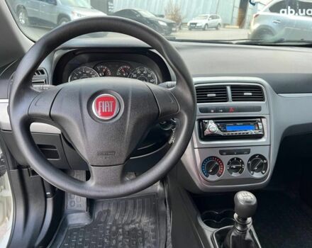 Білий Фіат Гранде Пунто, об'ємом двигуна 1.4 л та пробігом 76 тис. км за 6890 $, фото 22 на Automoto.ua