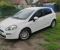Белый Фиат Гранде Пунто, объемом двигателя 1.4 л и пробегом 205 тыс. км за 5500 $, фото 5 на Automoto.ua