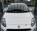 Белый Фиат Гранде Пунто, объемом двигателя 1.37 л и пробегом 104 тыс. км за 4800 $, фото 1 на Automoto.ua