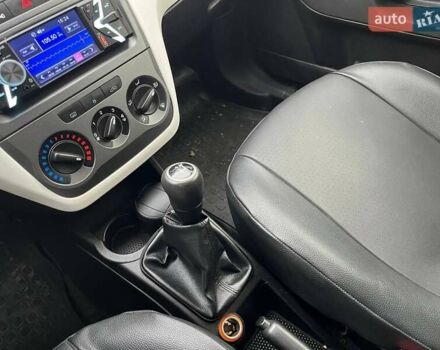 Білий Фіат Гранде Пунто, об'ємом двигуна 1.37 л та пробігом 194 тис. км за 5590 $, фото 10 на Automoto.ua