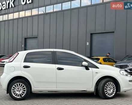 Білий Фіат Гранде Пунто, об'ємом двигуна 1.4 л та пробігом 76 тис. км за 6890 $, фото 8 на Automoto.ua