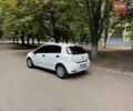 Белый Фиат Гранде Пунто, объемом двигателя 1.4 л и пробегом 168 тыс. км за 5600 $, фото 5 на Automoto.ua