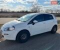 Белый Фиат Гранде Пунто, объемом двигателя 1.37 л и пробегом 114 тыс. км за 5876 $, фото 1 на Automoto.ua