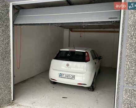 Білий Фіат Гранде Пунто, об'ємом двигуна 1.3 л та пробігом 141 тис. км за 4653 $, фото 3 на Automoto.ua