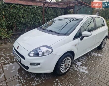 Белый Фиат Гранде Пунто, объемом двигателя 1.37 л и пробегом 130 тыс. км за 5300 $, фото 1 на Automoto.ua