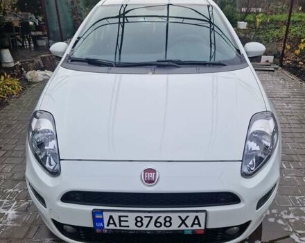 Белый Фиат Гранде Пунто, объемом двигателя 1.37 л и пробегом 130 тыс. км за 5300 $, фото 5 на Automoto.ua