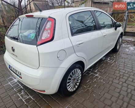 Белый Фиат Гранде Пунто, объемом двигателя 1.37 л и пробегом 130 тыс. км за 5300 $, фото 4 на Automoto.ua