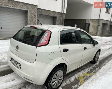 Білий Фіат Гранде Пунто, об'ємом двигуна 1.3 л та пробігом 141 тис. км за 4653 $, фото 5 на Automoto.ua