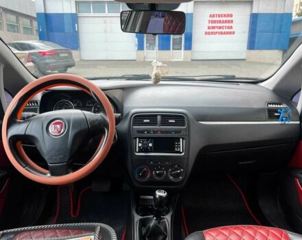 Белый Фиат Гранде Пунто, объемом двигателя 1.4 л и пробегом 114 тыс. км за 6690 $, фото 18 на Automoto.ua